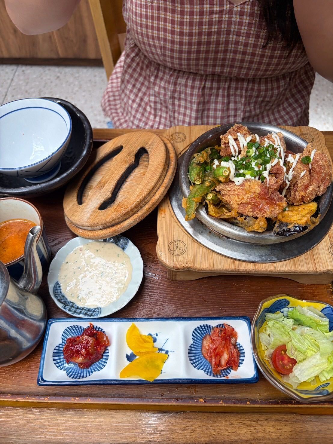 Fried chicken pot rice at Damsot, topped with mayo and scallions